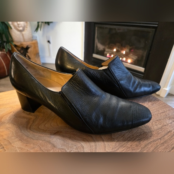 ✨️HOST PICK✨️ Högl Leather Block Heeled Loafers with Embroidered Toe Caps - Picture 6 of 15